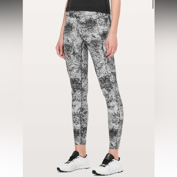 Lululemon Fast & Free 7/8 Tight II *Nulux 25" Black Multi Women’s Size 6 - Picture 1 of 9